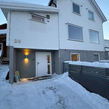 Sentralt Plassert Leilighet Ved Sherpatrappen Tromsø Eksteriør billede
