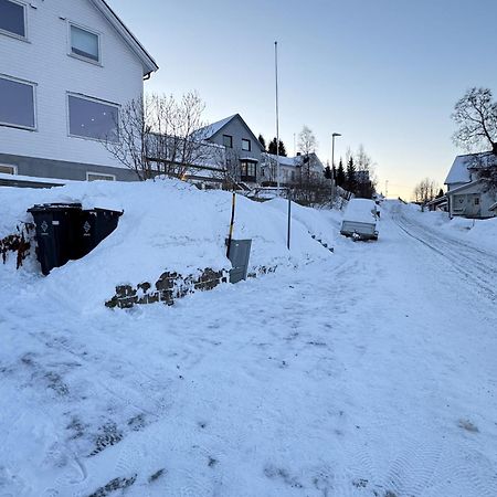 Sentralt Plassert Leilighet Ved Sherpatrappen Tromsø Eksteriør billede