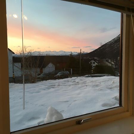 Sentralt Plassert Leilighet Ved Sherpatrappen Tromsø Eksteriør billede