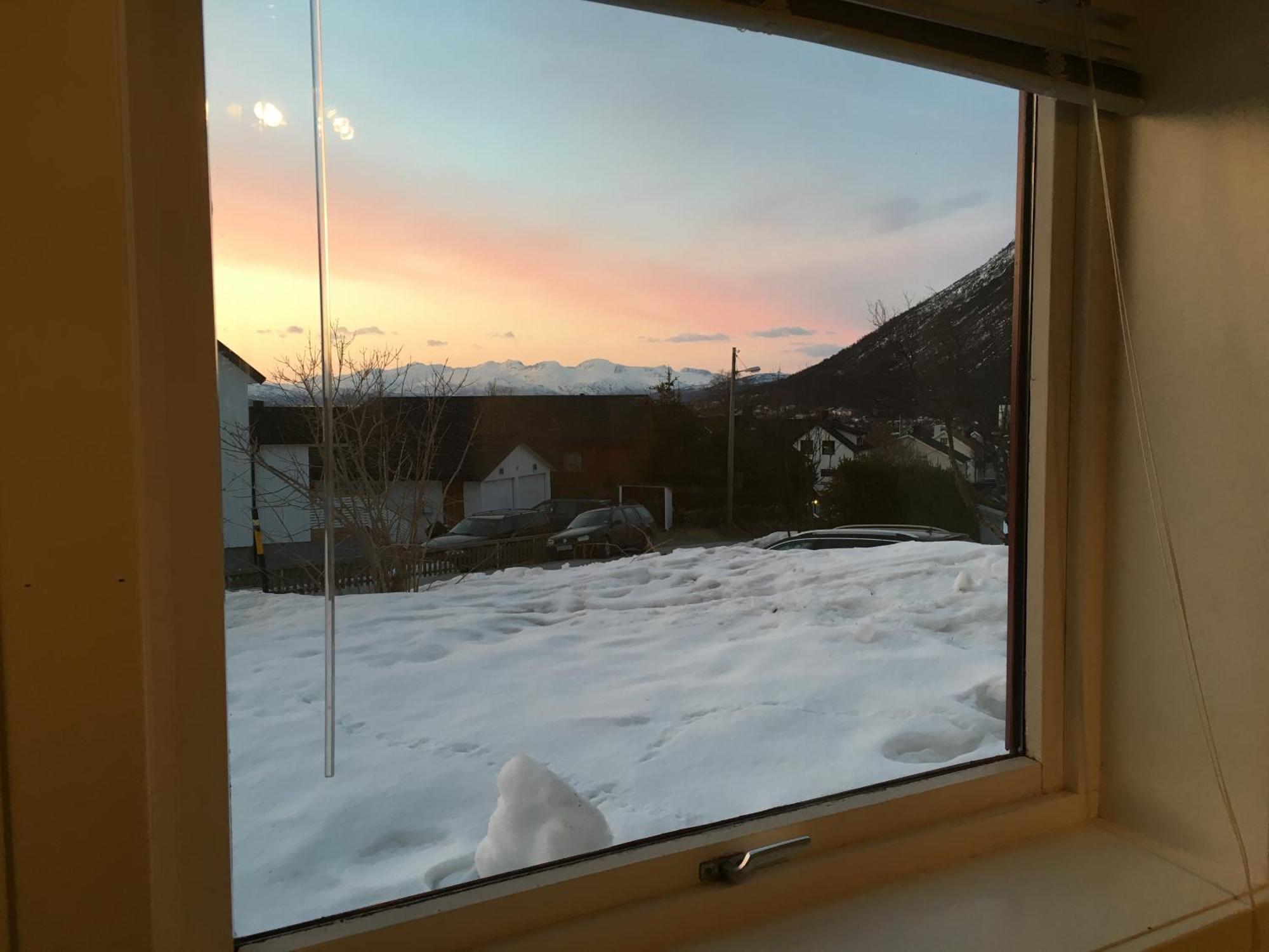 Sentralt Plassert Leilighet Ved Sherpatrappen Tromsø Eksteriør billede
